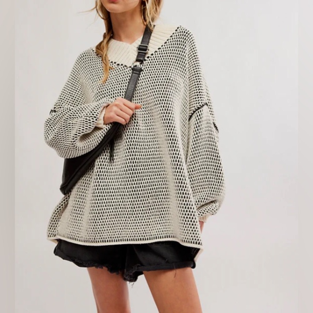Free people maisie sweater 🤍🖤